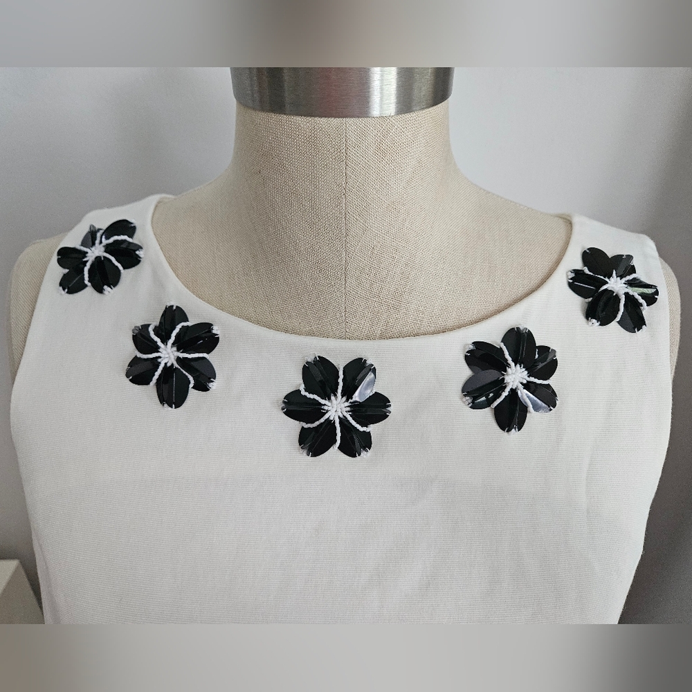 TALBOTS RSVP Beaded Floral Neckline White Sleeveless Top | SZ 4 - Picture 7 of 12